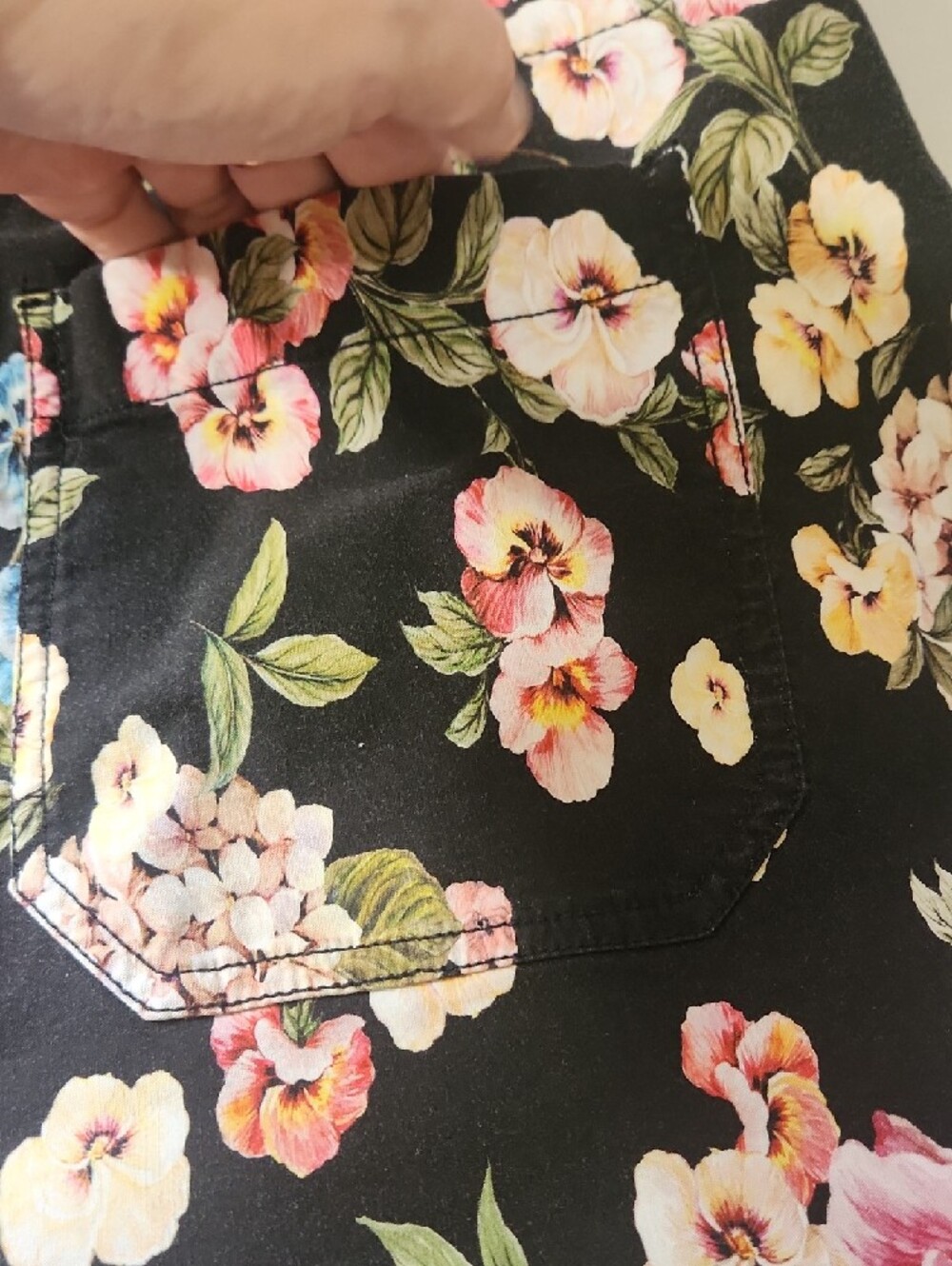 Floral Wide-Leg Women’s Pants - Black Multi - Picture 5 of 15